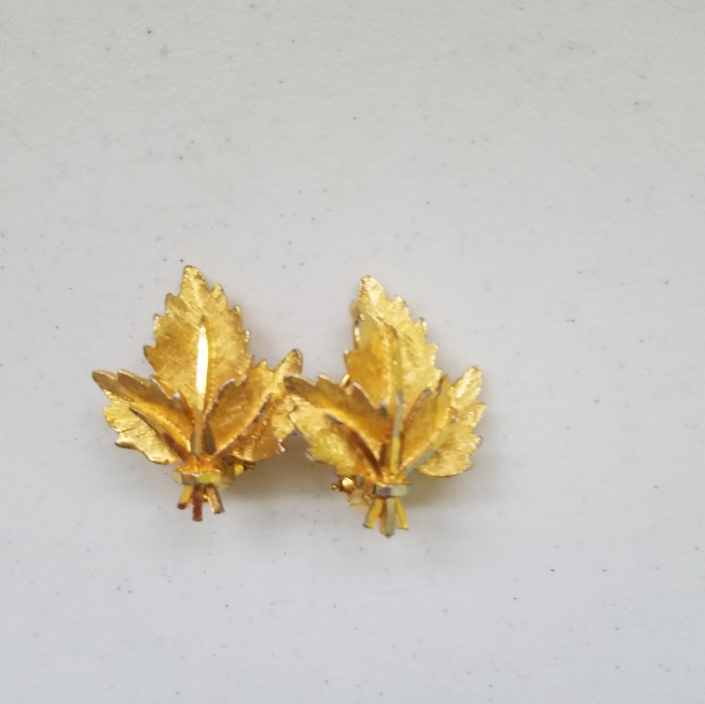 Clean out sale vintage B.S.K. Gold Leaf Clip On